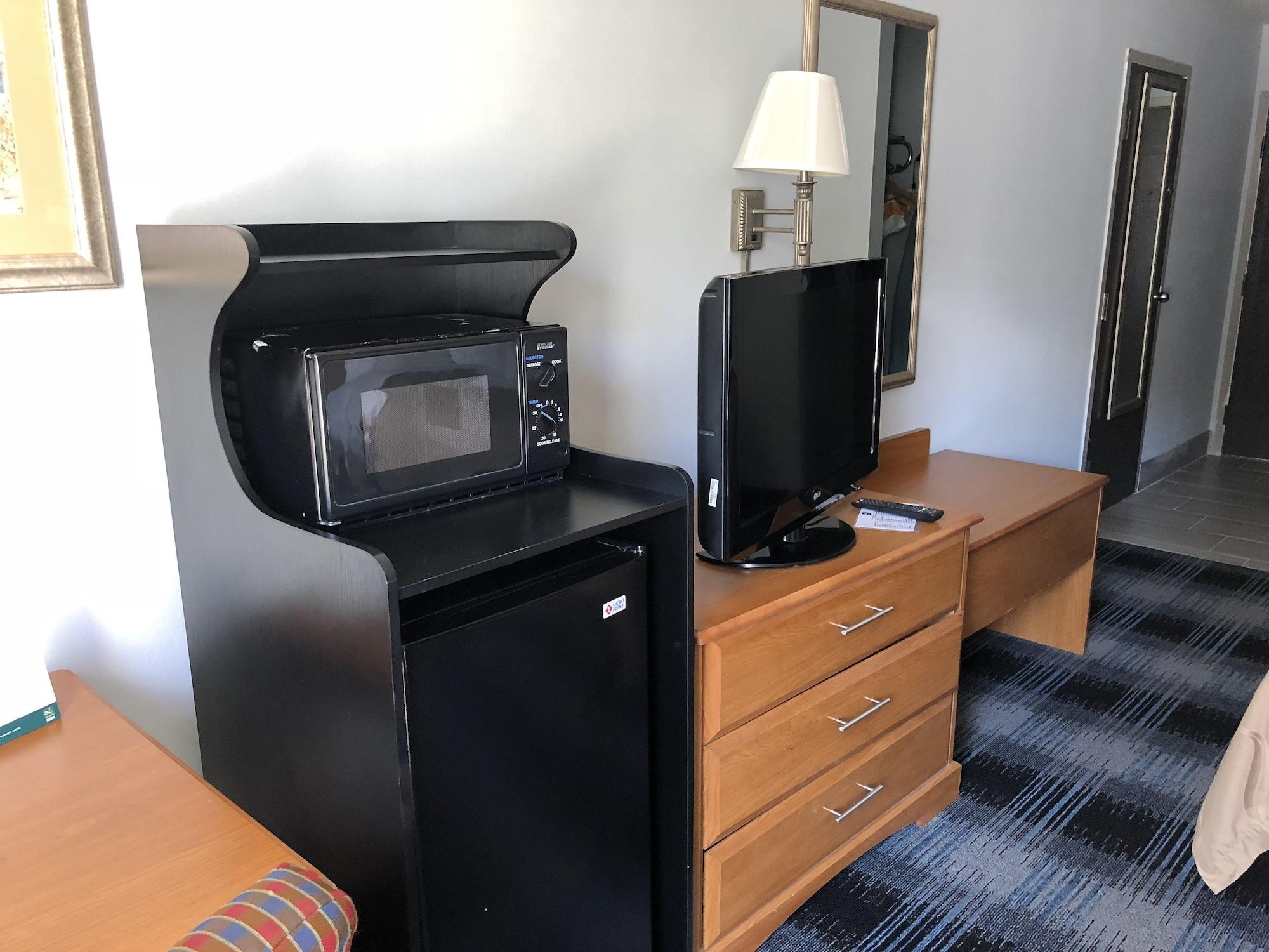 Quality Inn Dublin I-81 Exteriör bild