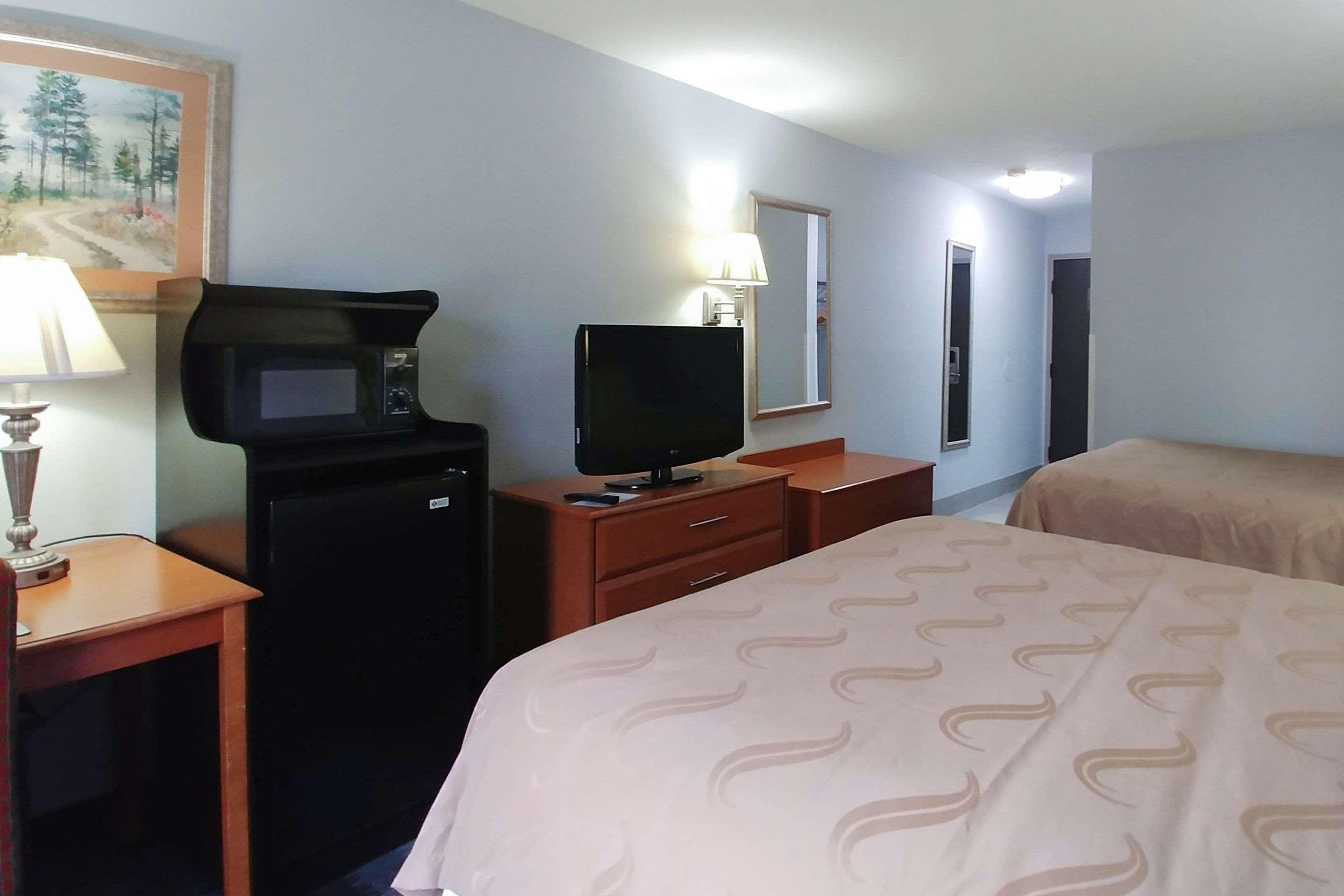 Quality Inn Dublin I-81 Exteriör bild