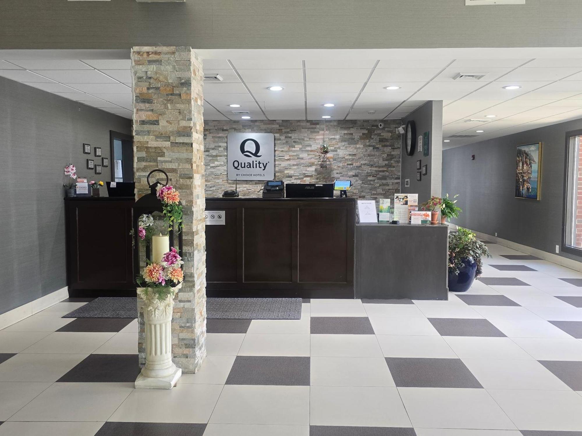 Quality Inn Dublin I-81 Exteriör bild