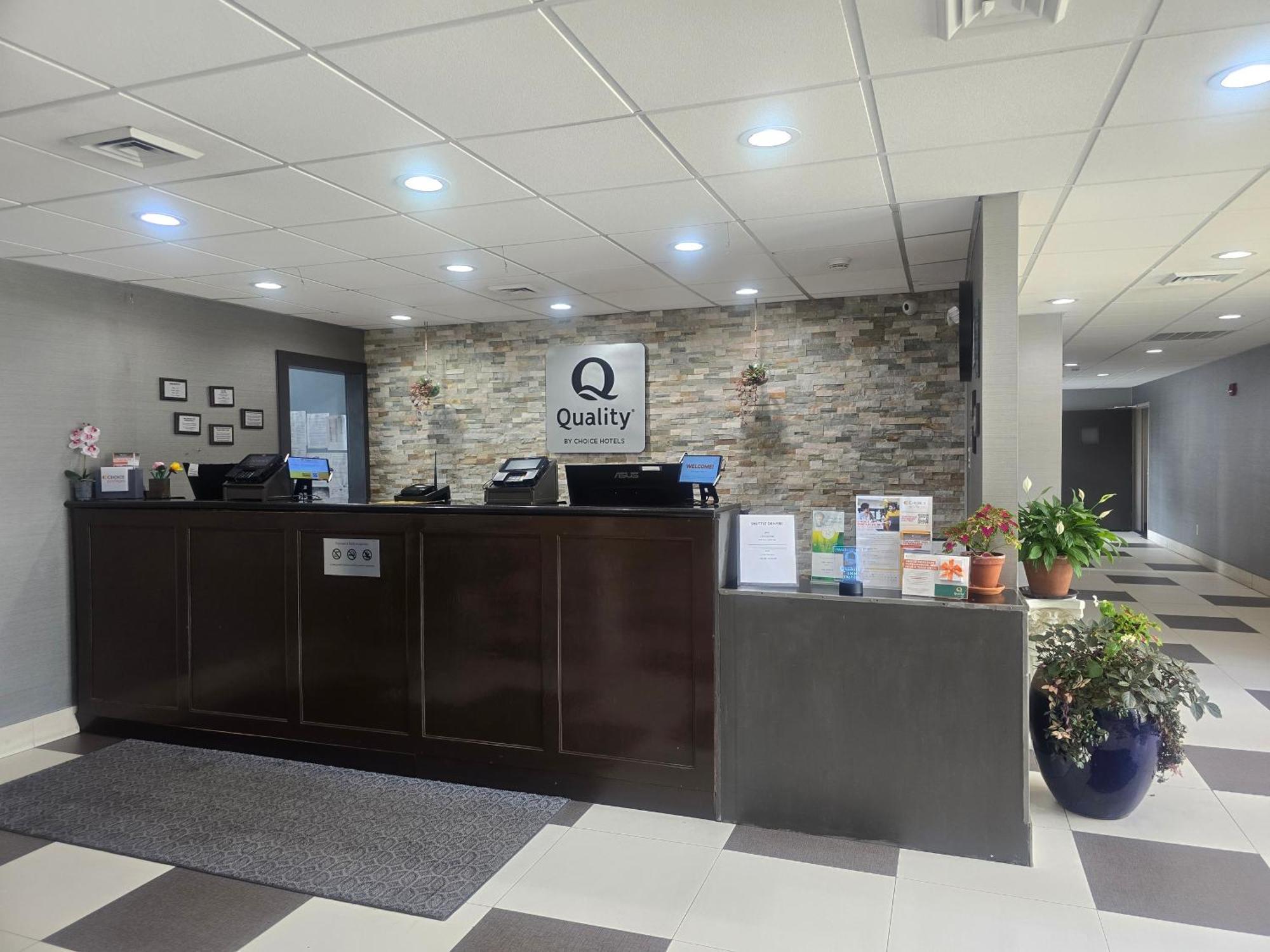 Quality Inn Dublin I-81 Exteriör bild